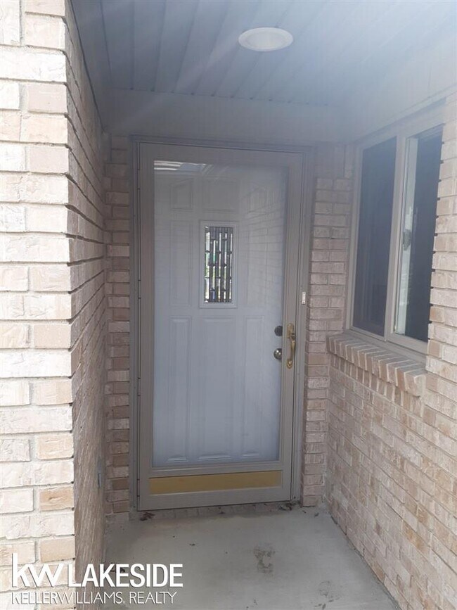 Building Photo - 35292 Silver Maple Dr