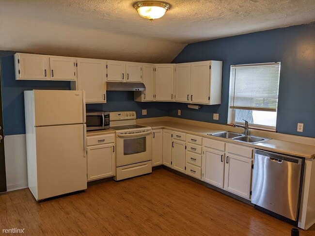 Foto del edificio - 2 br, 1 bath Duplex - 944 1/2 Washington A...