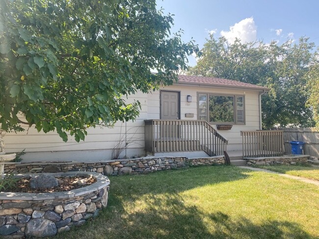 Building Photo - 1701 Lodge St