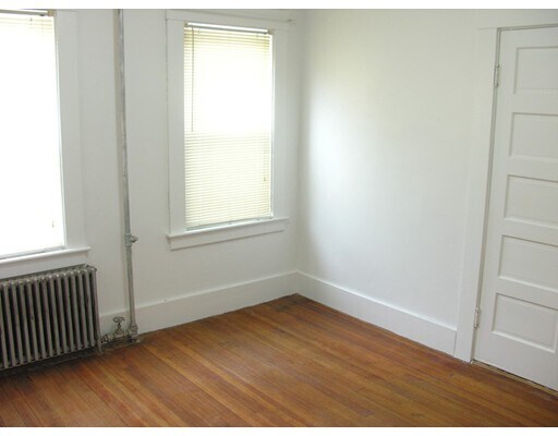 Building Photo - 16 Larrabee Ave