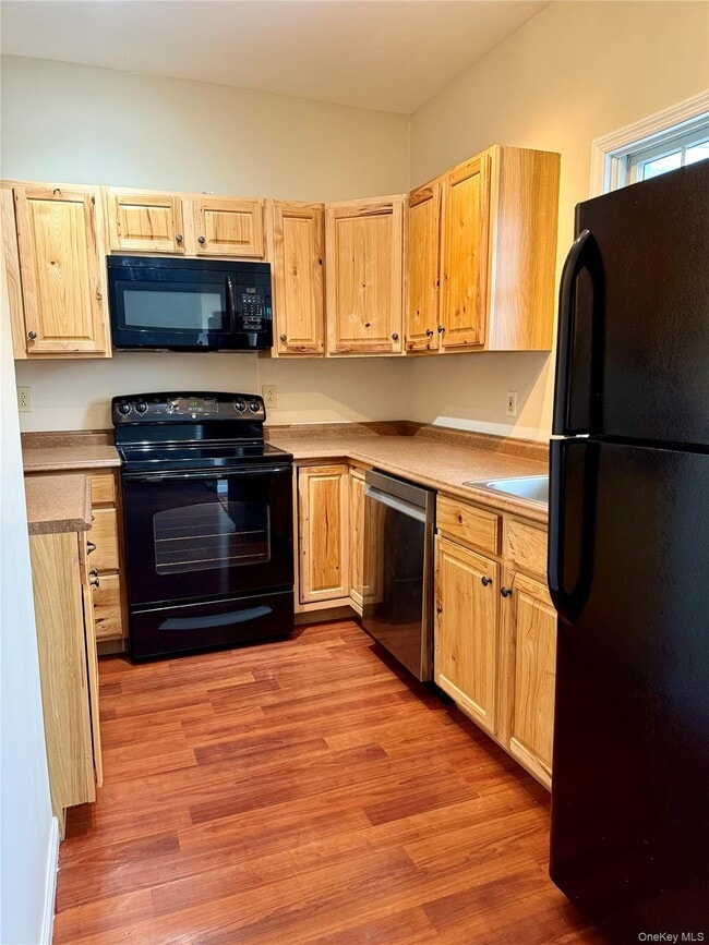 Foto del edificio - 91-97-97 Sawmill Rd