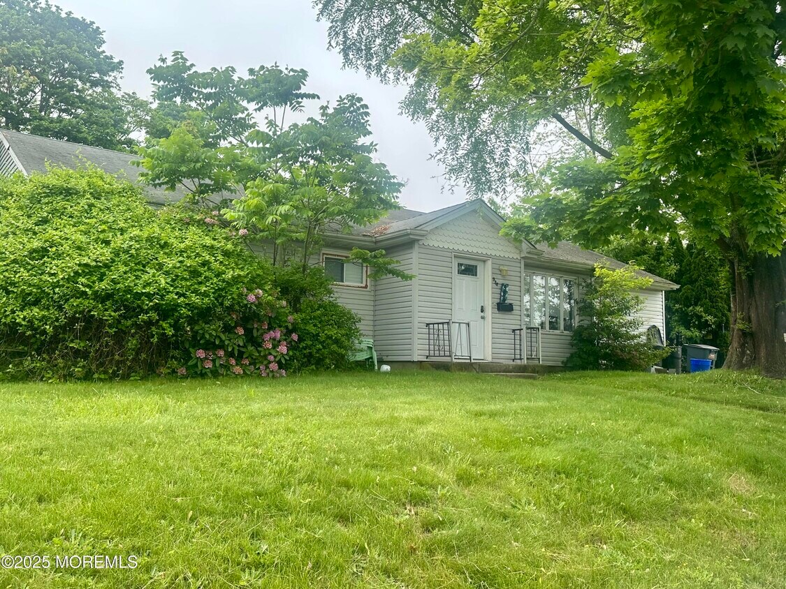 Foto principal - 988 Woodgate Ave