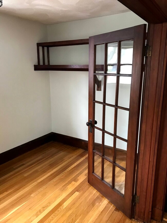 Building Photo - 28 Vincent Ave