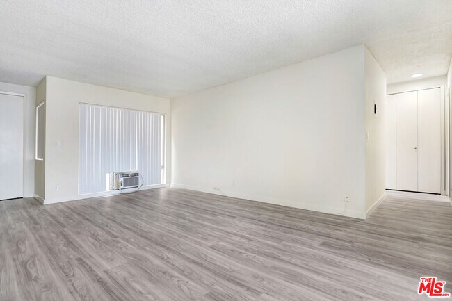 Foto del edificio - 1134 N Clark St