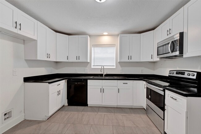 Building Photo - 16003 Birch Vale Dr