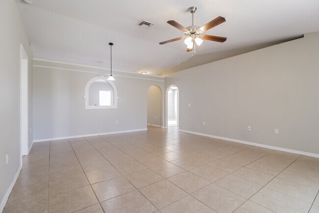 Foto del edificio - 4313 Iveyglen Ave