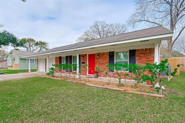 Foto del edificio - 7126 Sharpcrest St