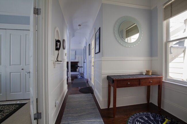 Foyer - 2538 Polk St