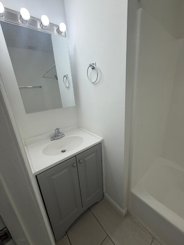 Foto del edificio - 766 Anderson Ave