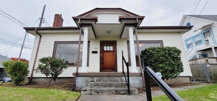Building Photo - 2607 N Lawrence St