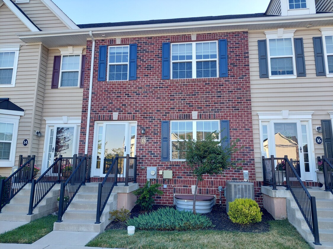 Foto principal - 3845 Jacob Stout Rd