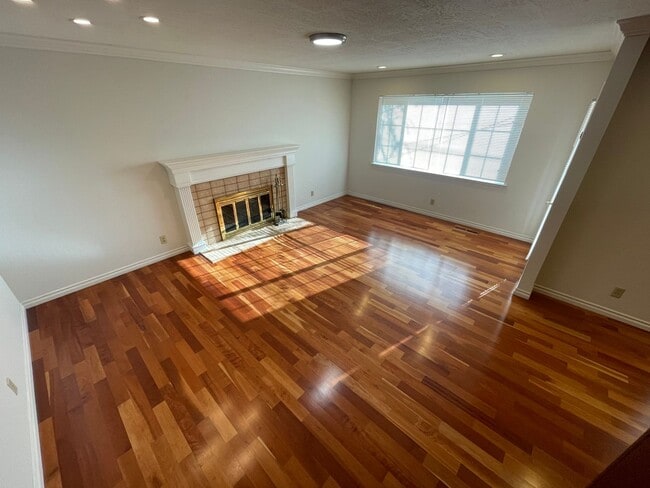 Foto del edificio - $3,890 / 4b/2bth - CUTE HOME IN GLENMOOR