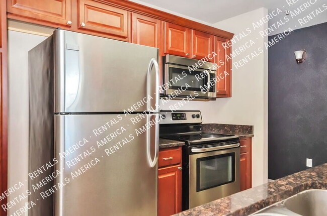 Foto del edificio - 2550 E River Rd