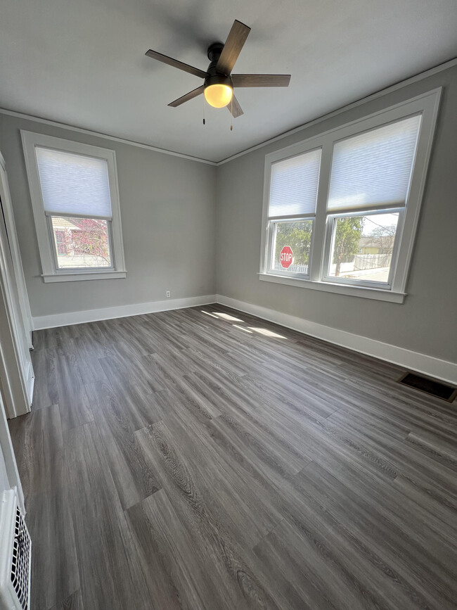 Living Room - 579 N Center St
