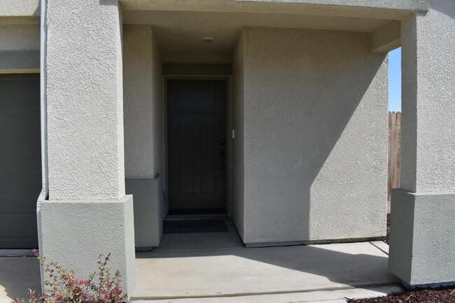 Building Photo - 703 Irma Dr