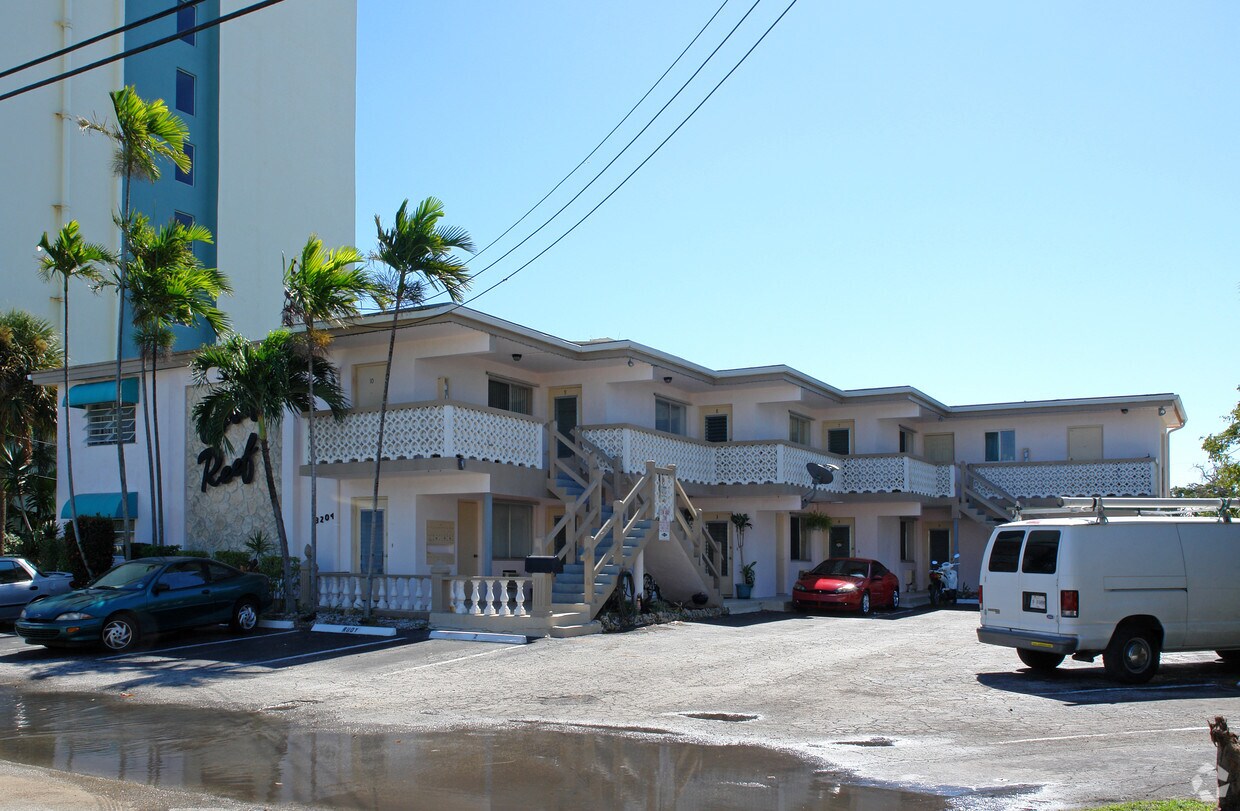 Foto del edificio - Coral Reef Apartments