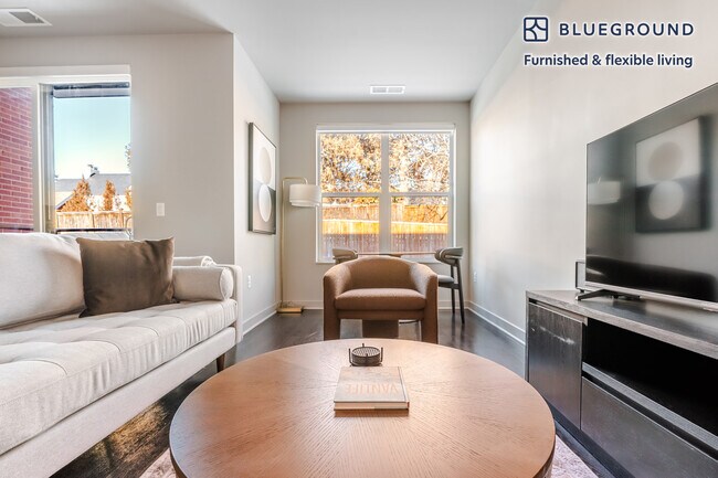 Foto del edificio - 3929 Landmark Ct