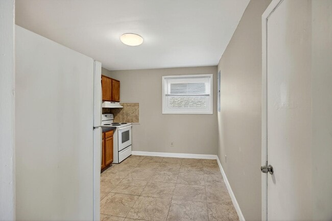 Building Photo - 129 Congress St