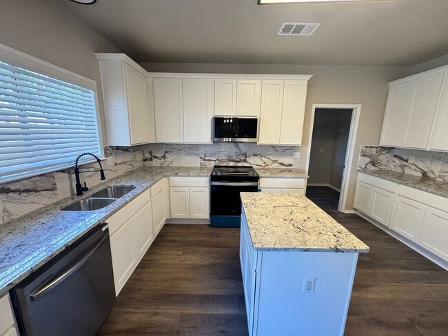 Building Photo - Move-In Ready Family Home in North San Antonio