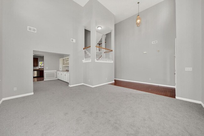 Foto del edificio - Stunning 6 Bed 3.5 Bath Home in Davidson!