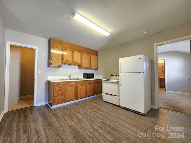 Foto del edificio - 401 W Main St