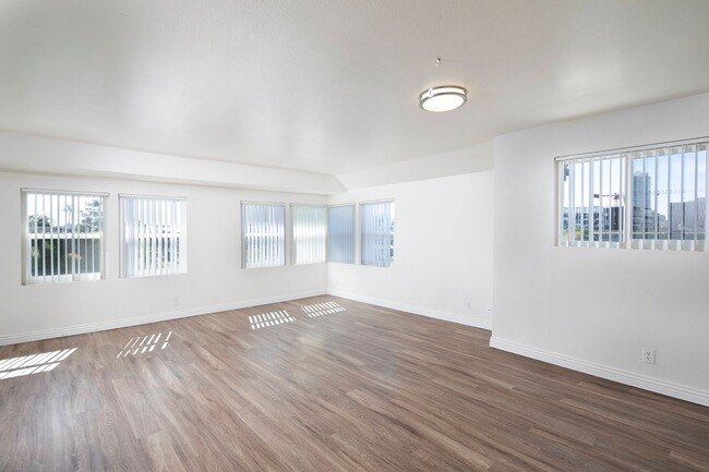 Interior Photo - Golden Pacific Apartments