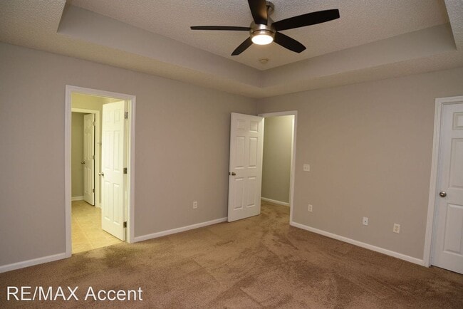 Foto del edificio - 3 br, 2.5 bath House - 825 Canyon Oak Loop