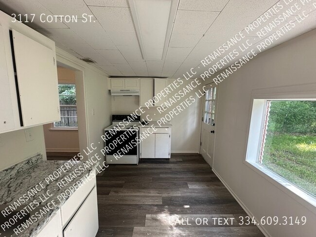 Building Photo - 3117 Cotton St