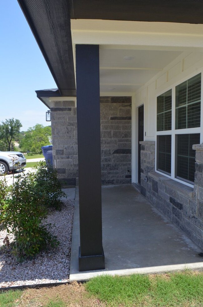 Foto del edificio - 971 Cline Dr