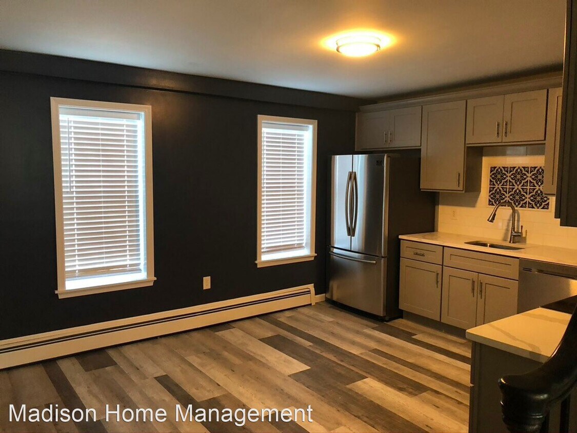 Foto principal - 3 br, 2 bath House - 527 Broad Street