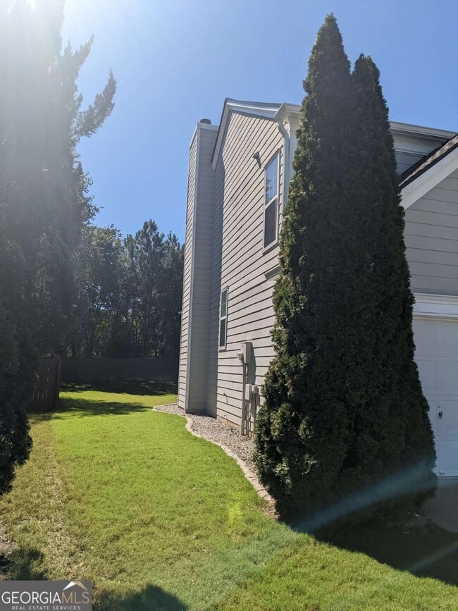 Building Photo - 8730 Radford Ln