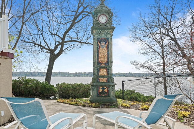 Foto del edificio - 2718 Willow Point Dr