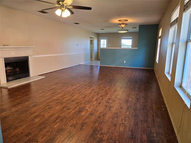 Foto del edificio - 1513 Breeze Ln