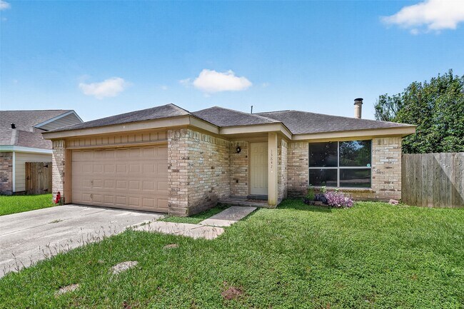 Foto del edificio - 13847 Cherry Hollow Ln