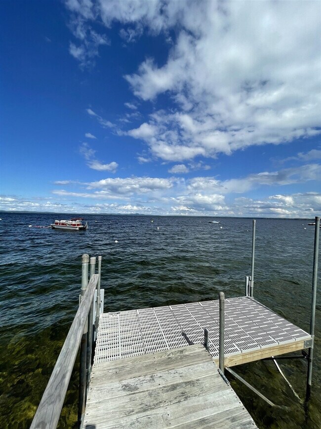 Foto del edificio - 60 Wards Cove Rd