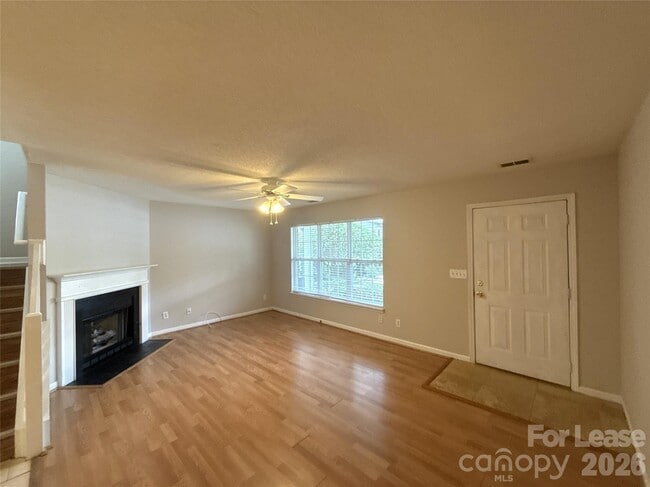 Building Photo - 747 Mountainwater Dr