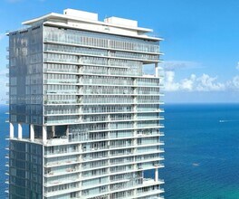 Building Photo - 18501 Collins Ave