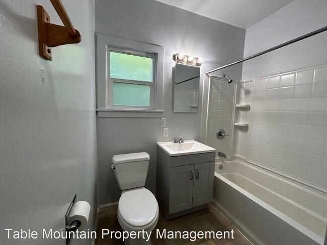 Foto del edificio - 1 br, 1 bath House - 8 Acacia Ave