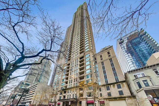 Building Photo - 25 E Superior St