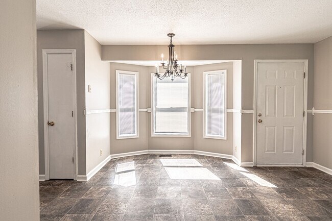 Foto del edificio - Available now