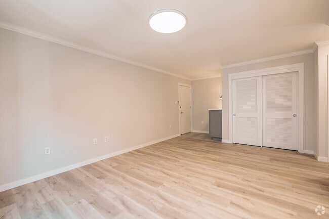 2 habitaciones, 1 baño - 800 pies cuadrados - Sala de estar - 412 Richmond Dr