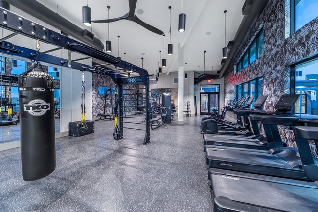 Building Photo - Birchway Tropicana