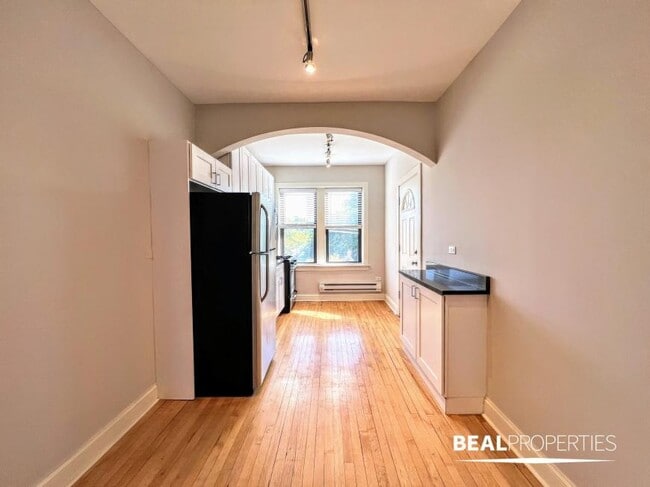 Foto del edificio - 0 bedroom in CHICAGO IL 60647