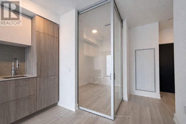 Building Photo - 36 Olive Ave