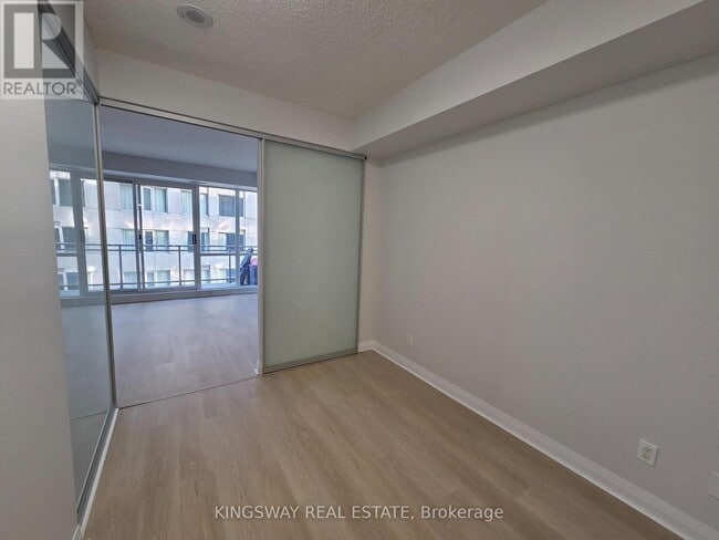 Building Photo - 220 Victoria St