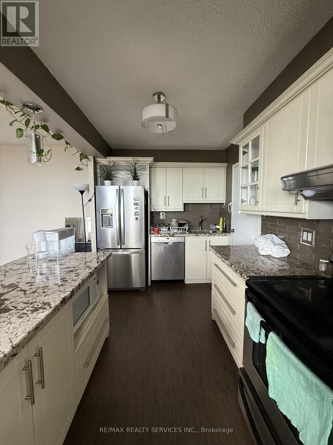 Photo du bâtiment - 5-1605 Parkway Forest Dr