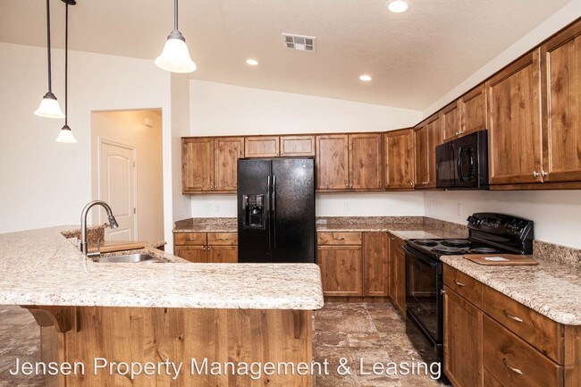 Building Photo - 3 br, 2 bath House - 321 Westridge