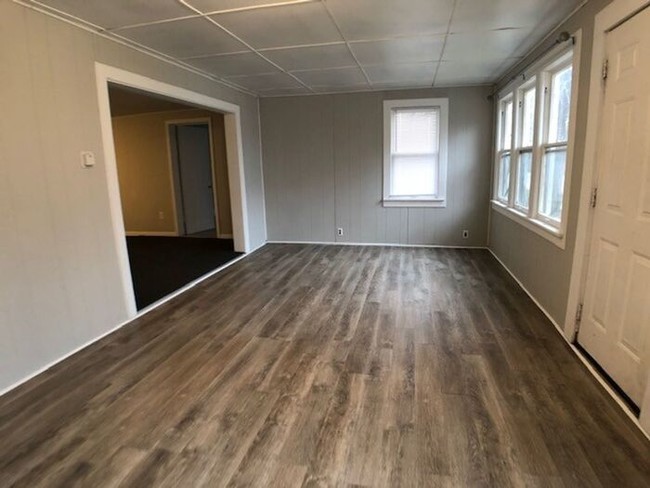 Foto del edificio - 5114 Paw Paw Lake Rd