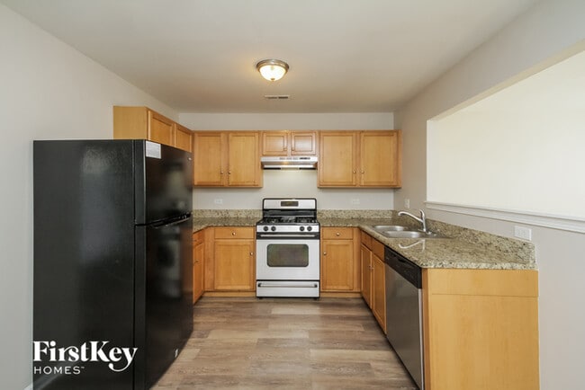 Building Photo - 651 Serendipity Dr