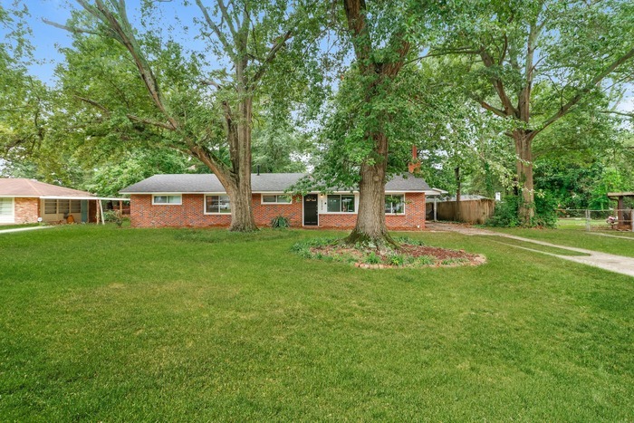 Primary Photo - Charming Brick 3 Bedroom Home